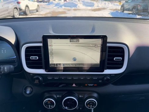 Certified 2025 Hyundai Venue Limited image 9