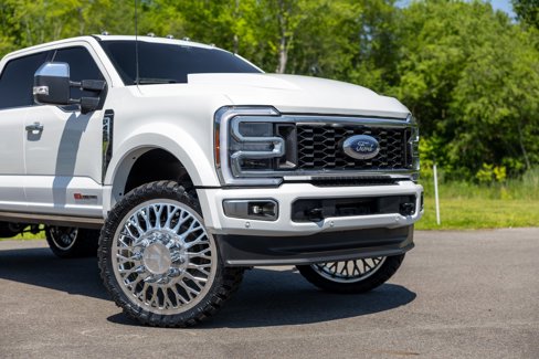 Used 2025 Ford F450 Platinum w/ Platinum Plus Package image 3
