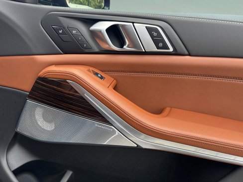 New 2026 BMW X7 M60i image 28