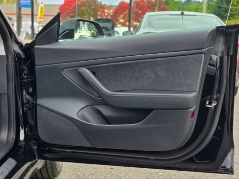 Used 2020 Tesla Model 3 Standard Range Plus image 29
