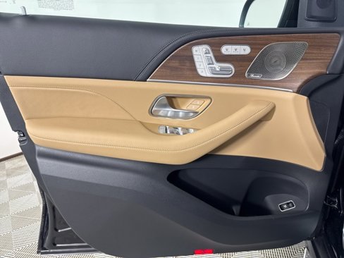 New 2026 Mercedes-Benz GLS 580 4MATIC image 12