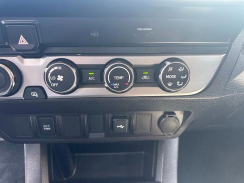 Used 2020 Toyota Tacoma SR5 image 12