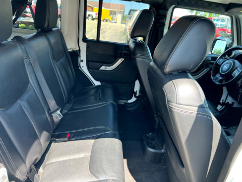 Used 2014 Jeep Wrangler Unlimited Sahara image 15