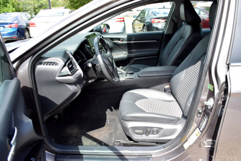 Used 2022 Toyota Camry SE image 31
