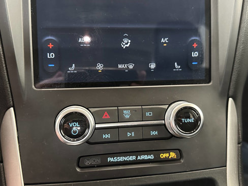Used 2024 Ford Edge SEL image 37