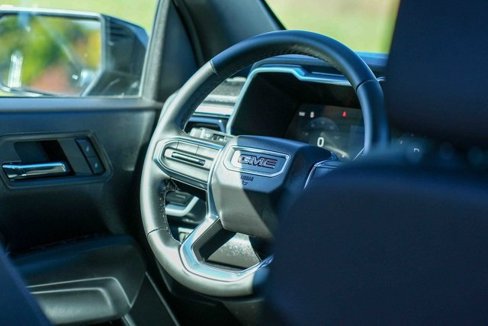 Used 2024 GMC Canyon Elevation image 21