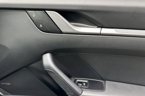Used 2024 Porsche 911 Carrera image 17