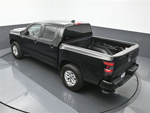 Used 2024 Nissan Frontier SV image 14
