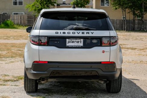 Used 2020 Land Rover Discovery Sport SE image 13