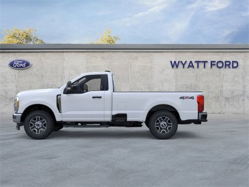 New 2025 Ford F250 XLT image 3