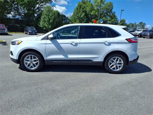 Used 2024 Ford Edge SEL image 7