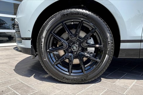 New 2026 Land Rover Range Rover Velar Dynamic SE image 12