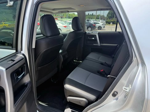 Used 2018 Toyota 4Runner SR5 Premium image 10