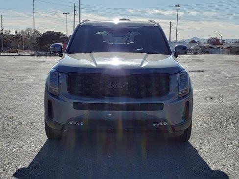 Used 2022 Kia Telluride SX w/ SX Prestige Package image 3