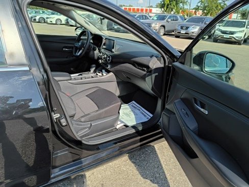 Used 2023 Nissan Sentra SV image 18