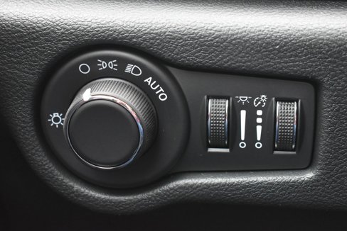 New 2026 Chrysler Voyager LX image 20