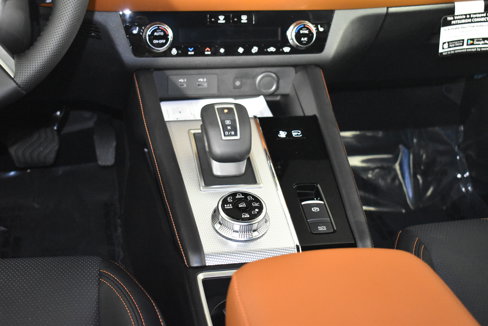 New 2025 Mitsubishi Outlander SEL image 13