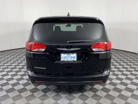 New 2025 Chrysler Voyager LX image 15