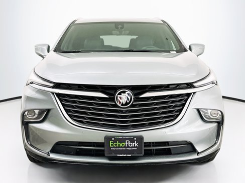 Used 2024 Buick Enclave Premium image 2