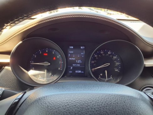 Used 2020 Toyota C-HR Limited image 12