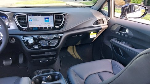 New 2026 Chrysler Pacifica Select image 15