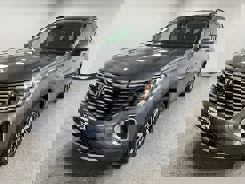 Used 2024 Volkswagen Atlas SE image 4