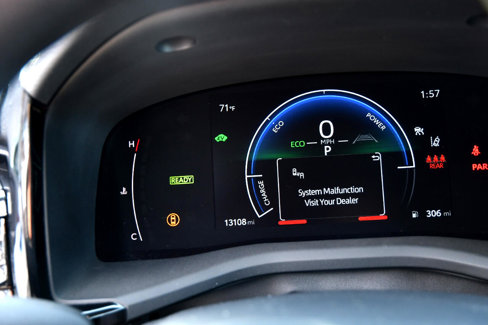 Used 2025 Toyota Camry LE image 11