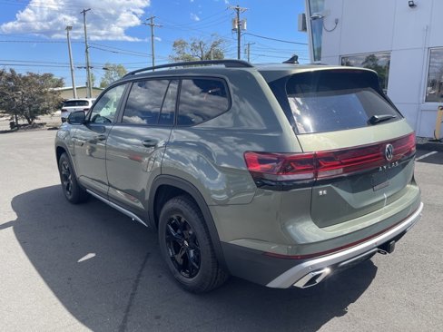 New 2025 Volkswagen Atlas Peak Edition SE image 9