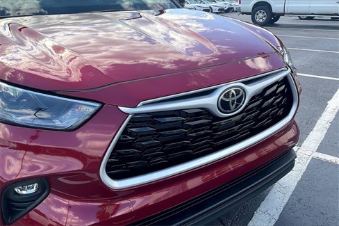 Used 2025 Toyota Highlander XLE image 31