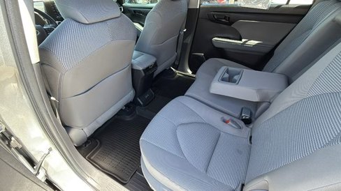 Used 2022 Toyota Highlander L image 24