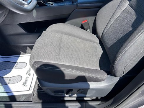 Used 2023 Nissan Rogue SV image 17