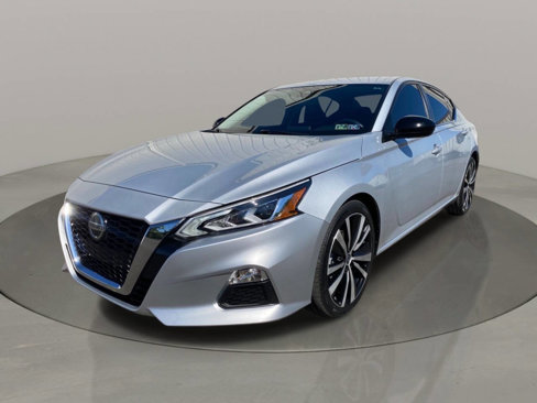 Used 2021 Nissan Altima 2.5 SR image 2