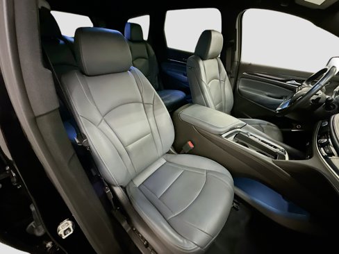 Used 2024 Buick Enclave Premium image 34