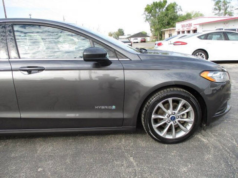 Used 2017 Ford Fusion S image 4