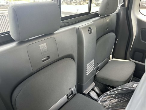 Used 2025 Nissan Frontier SV w/ SV Convenience Package image 10