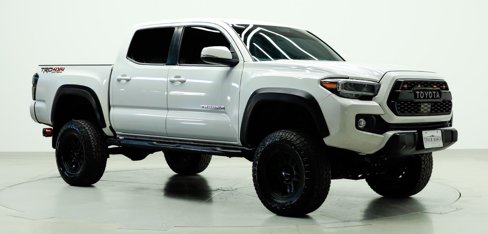 Used 2022 Toyota Tacoma TRD Off-Road image 1