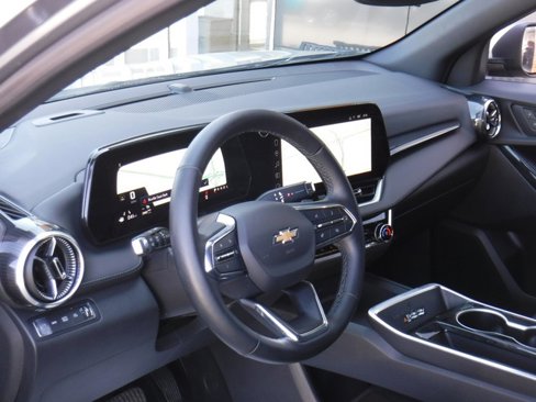 Used 2025 Chevrolet Equinox LT w/ Convenience Package II image 12