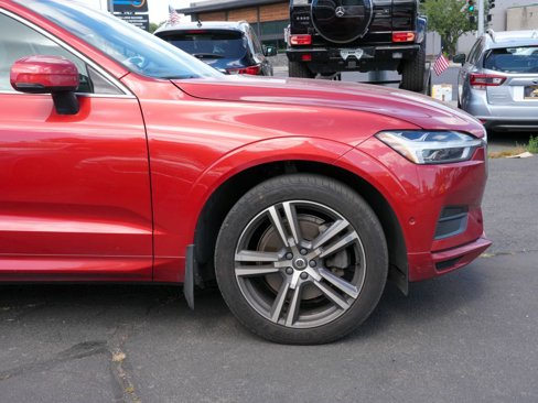 Used 2019 Volvo XC60 T6 Momentum w/ Multimedia Package image 11