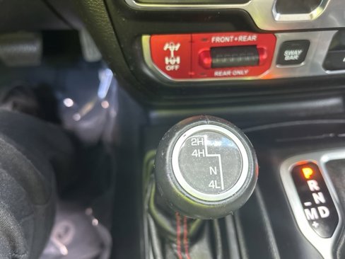 Used 2020 Jeep Wrangler Rubicon w/ Steel Bumper Group image 18