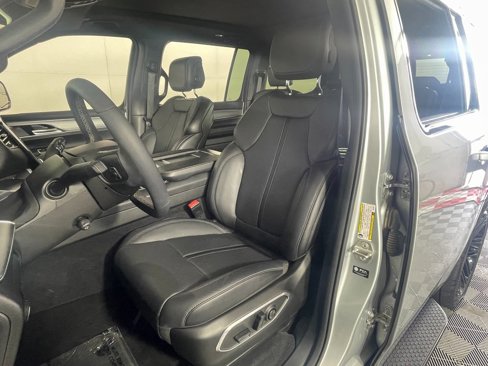 Used 2024 Jeep Wagoneer Series II image 24