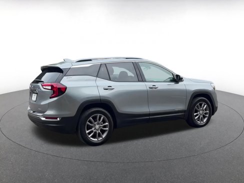 Used 2024 GMC Terrain SLT image 15