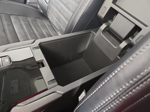 New 2025 Mitsubishi Outlander SE image 29