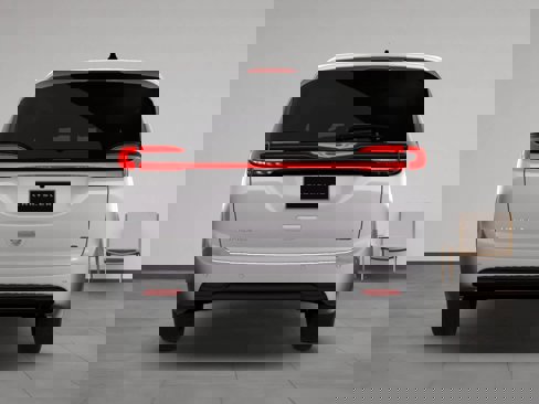 New 2026 Chrysler Pacifica Select image 10