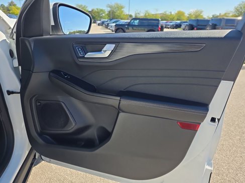 Used 2024 Ford Escape Platinum w/ Premium Technology Package image 16