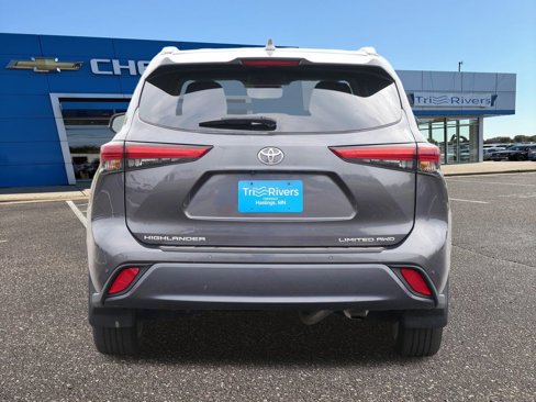 Used 2023 Toyota Highlander Limited image 4