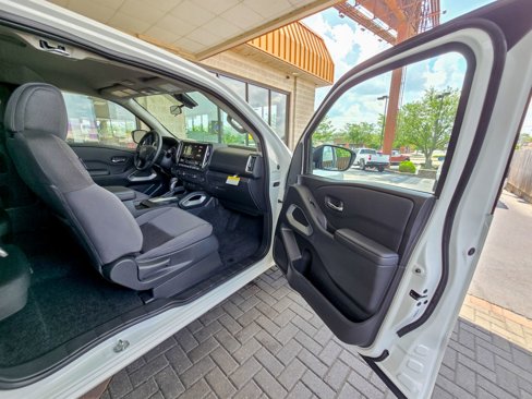 Used 2025 Nissan Frontier SV image 38