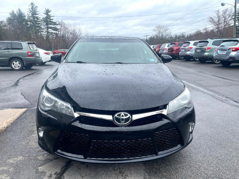 Used 2017 Toyota Camry SE image 2