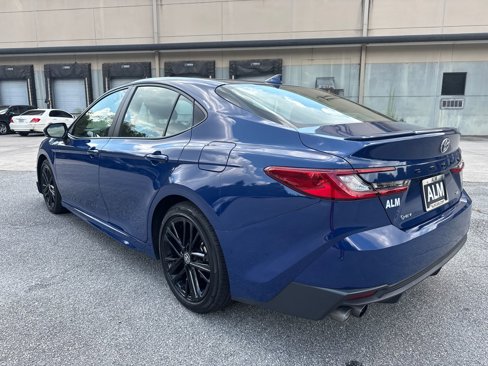 Used 2025 Toyota Camry SE image 7