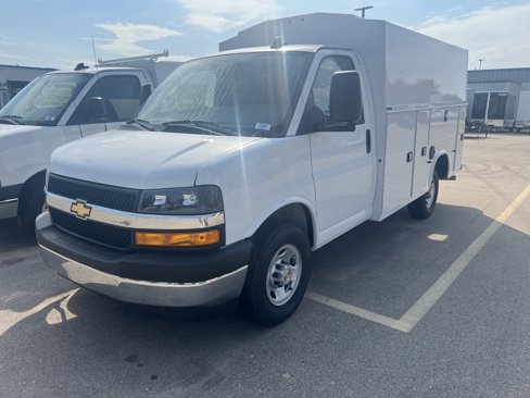 New 2025 Chevrolet Express 3500 w/ Power Convenience Package image 3