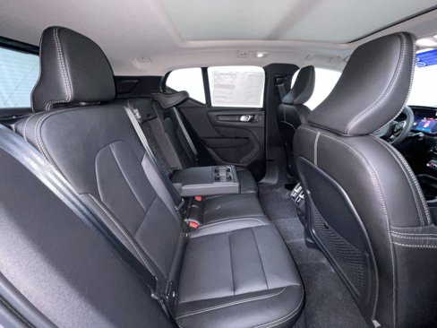 New 2026 Volvo XC40 B5 Plus w/ Protection Package Premier image 10